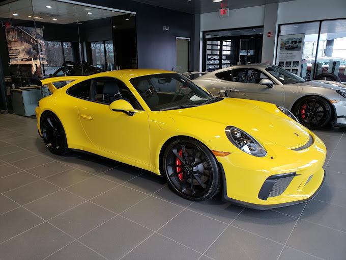 Dealership gallery photo 6